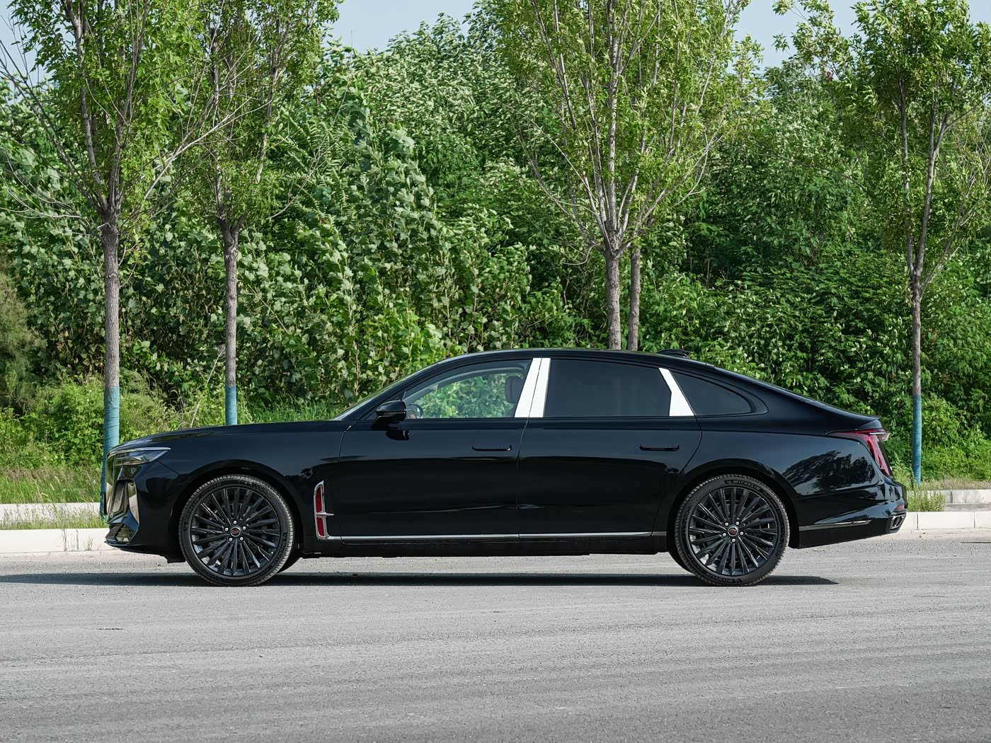 Hongqi H9 2025 image