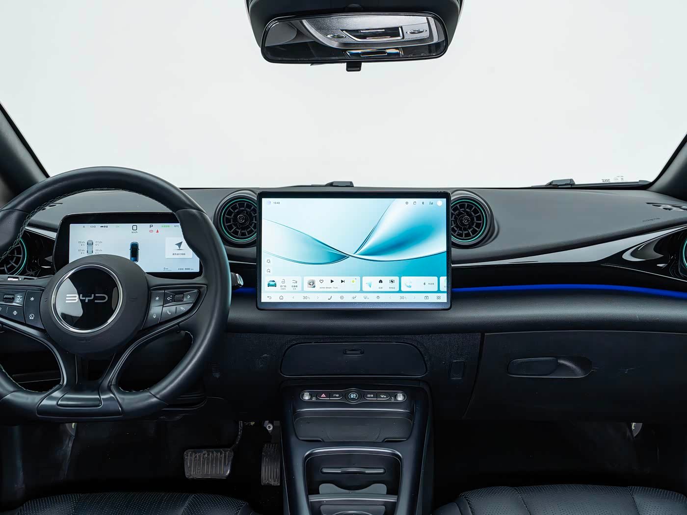 BYD Dolphin 2026 detail image