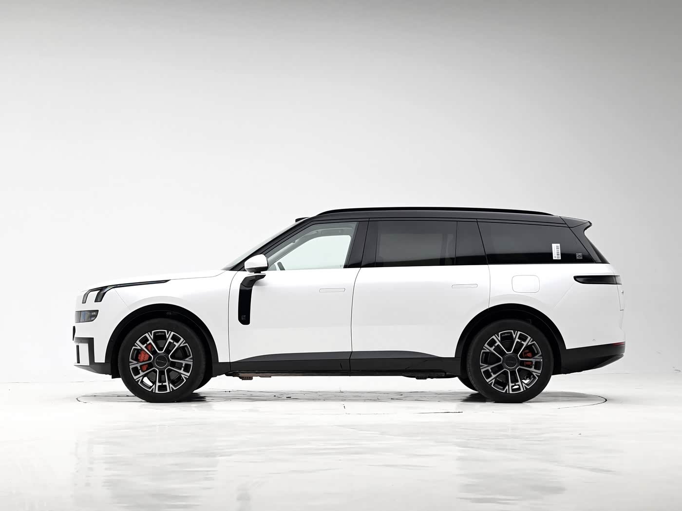 Lynk & Co Lynk & Co 900 2026 image